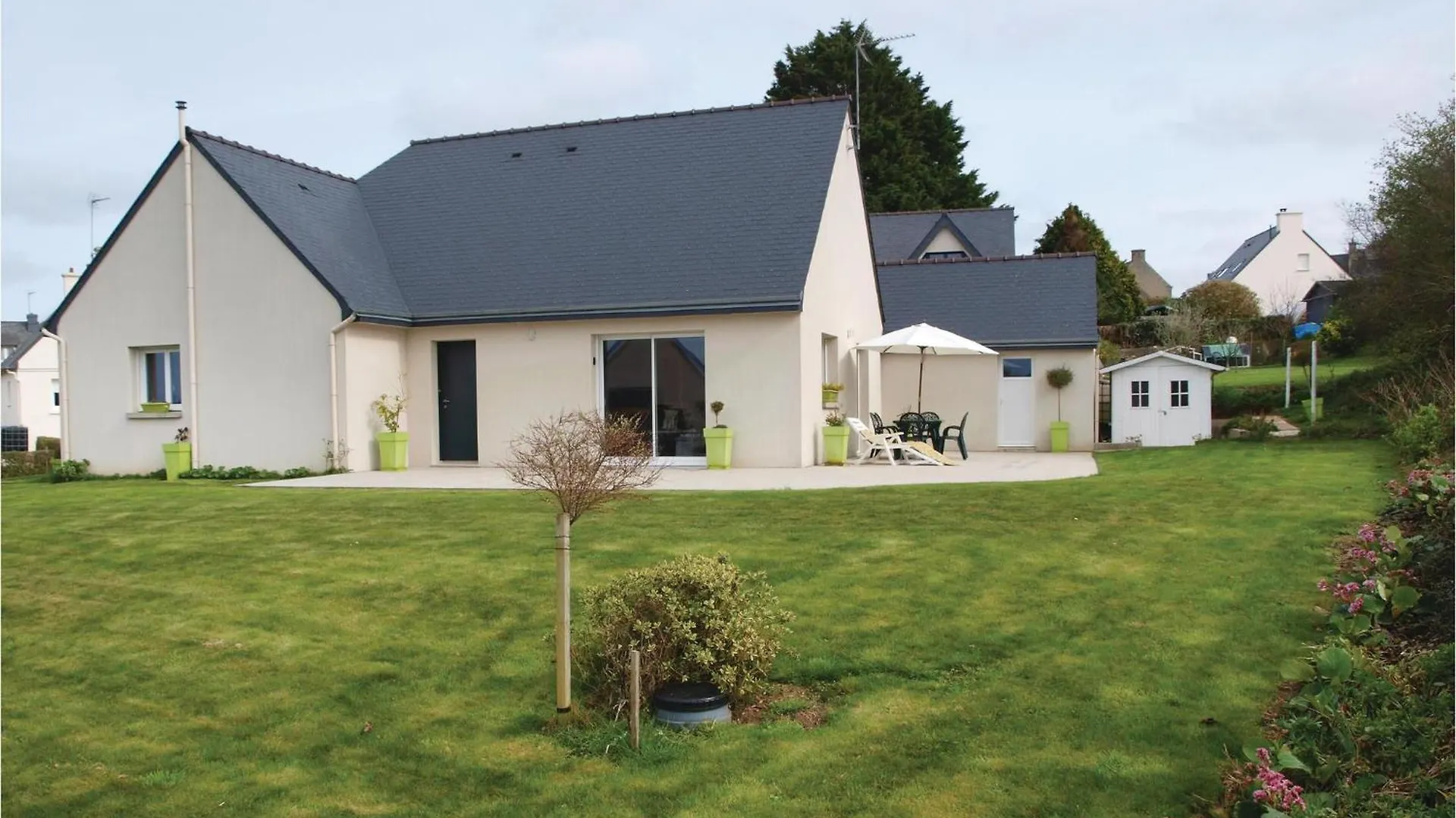 Contacten van 3 Bedroom Pet Friendly Home In Trelevern